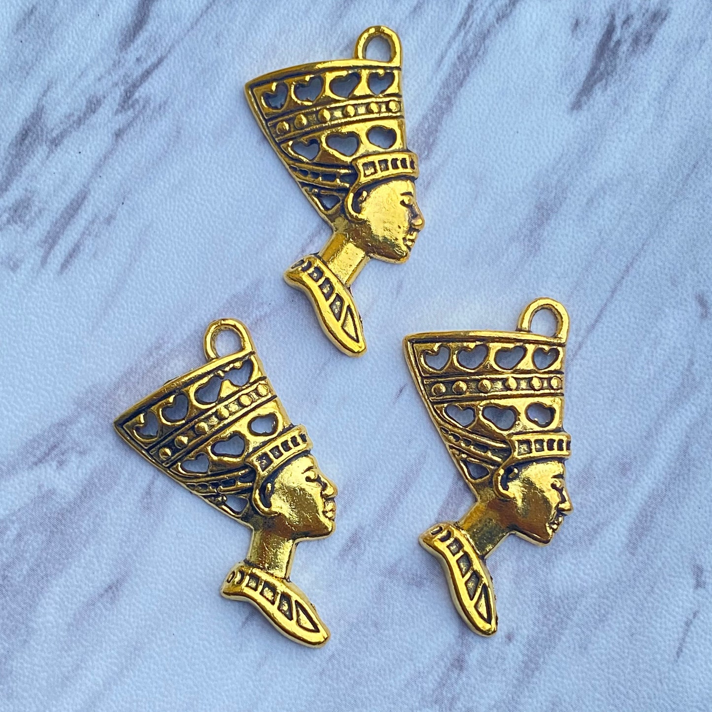 Gold Nefertiti | Charm